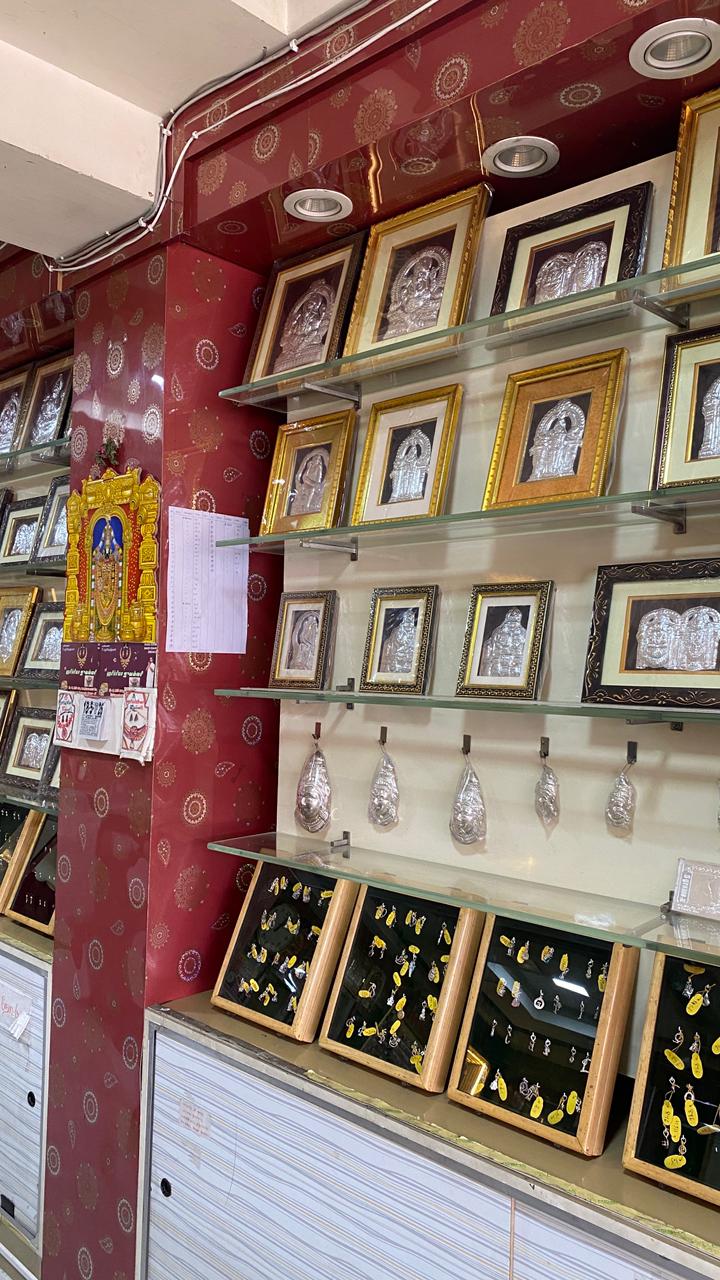 SRI HARIPRIYA JEWELLERY  & HARIPRIYA  REALESATE Photo 3